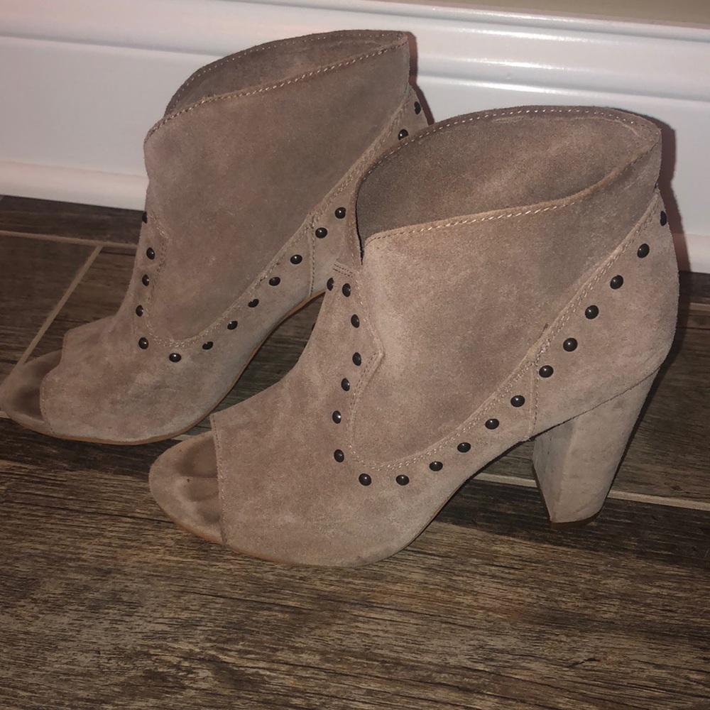 Pumps/Heels